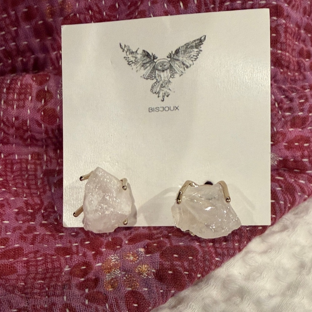 Bisjoux Natural Stone Earrings in White